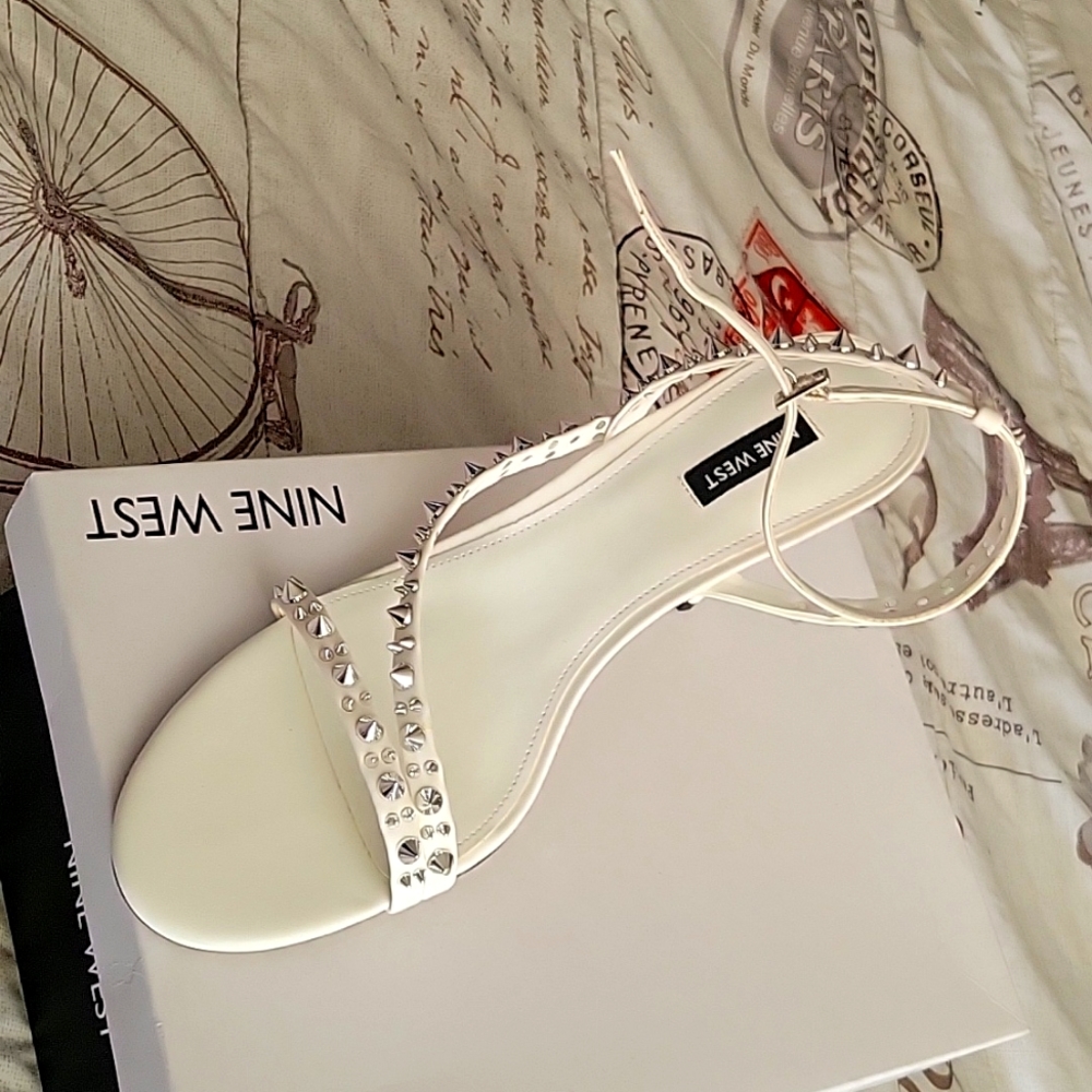 Woman white heel sandals
